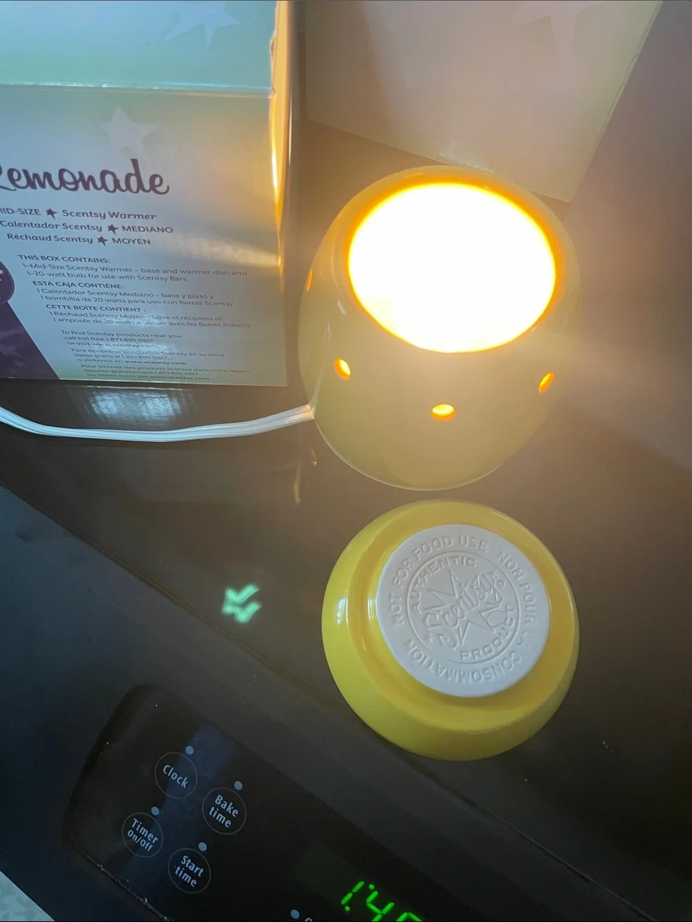 Scentsy ceramic wax